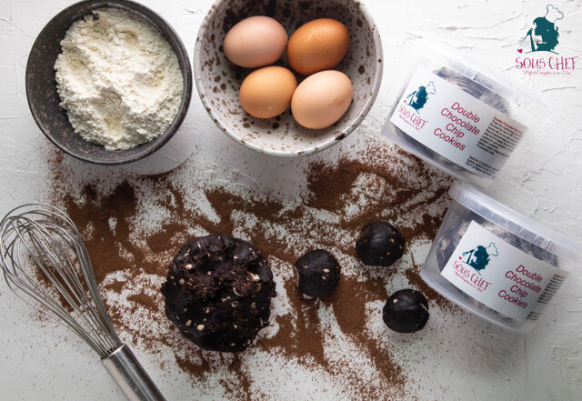 Double chocolate cookie dough عجينه الكوكيز بالشوكولا Double chocolate cookie dough عجينه الكوكيز بالشوكولا