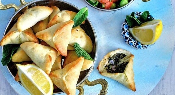 Spinach fatayer (12) فطائر السبانخ Spinach fatayer (12) فطائر السبانخ