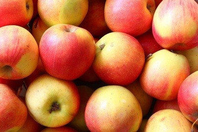 Apples - balady (1 kg) تفاح محلي
