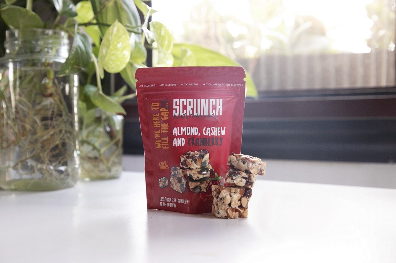 Almond, Cashew & Cranberry Nut Clusters كلاستر لوز وكاجو وكرانبيري Almond, Cashew & Cranberry Nut Clusters كلاستر لوز وكاجو وكرانبيري