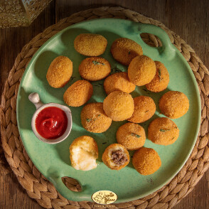 Potatoes Croquette with Cheese (11 pcs) كرات بطاطس كروكيه بحشوة الجبن