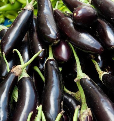 Long black eggplant (500 gm) باذنجان محشي اسود