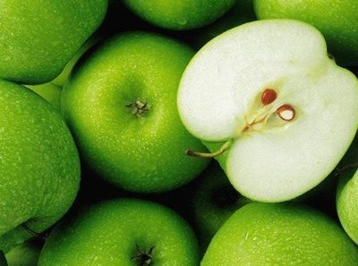 Green apples - imported (1 kg) تفاح اخضر - مستورد
