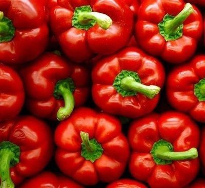 Red bell peppers (1 kg) فلفل رومي احمر