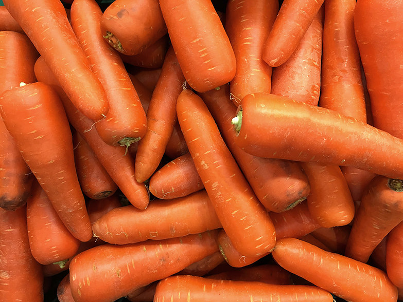 Carrots (1 kg) جزر Carrots (1 kg) جزر