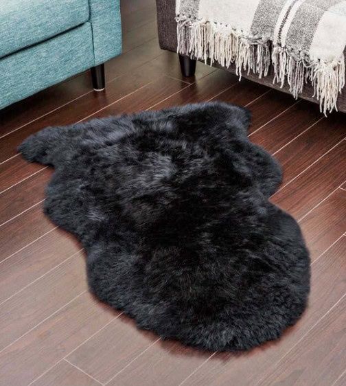 Sheepskin Rug, Color: Black
