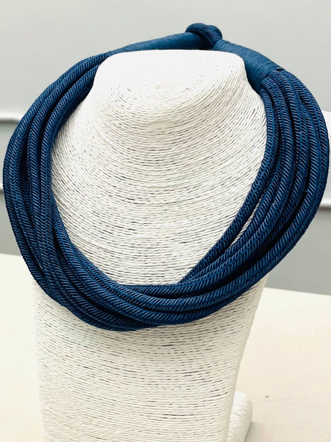 "Original" Slub 8-Strand Necklace (navy) NK260