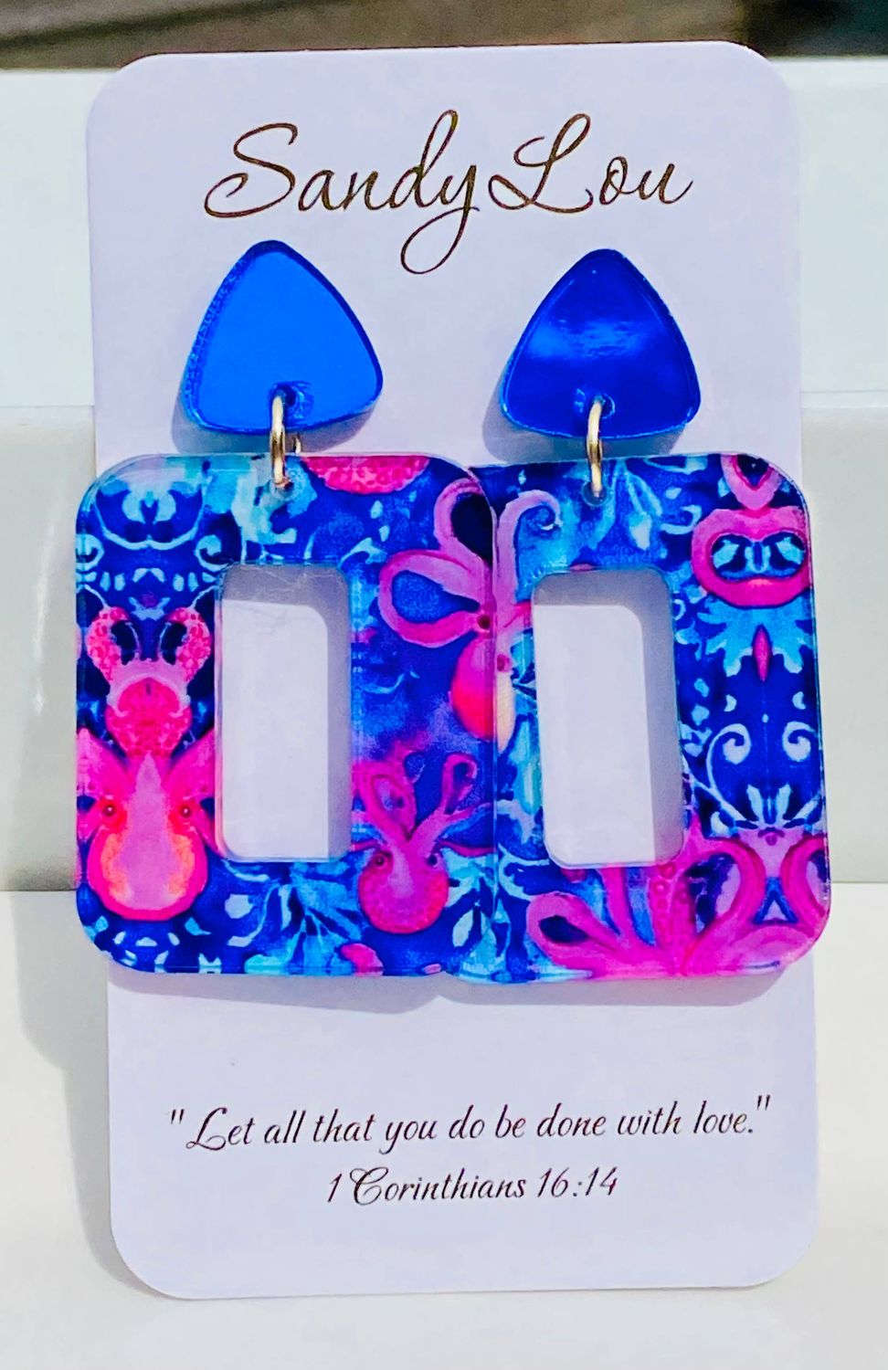The Everyday Preppy Octo Acrylic Dangle Earring