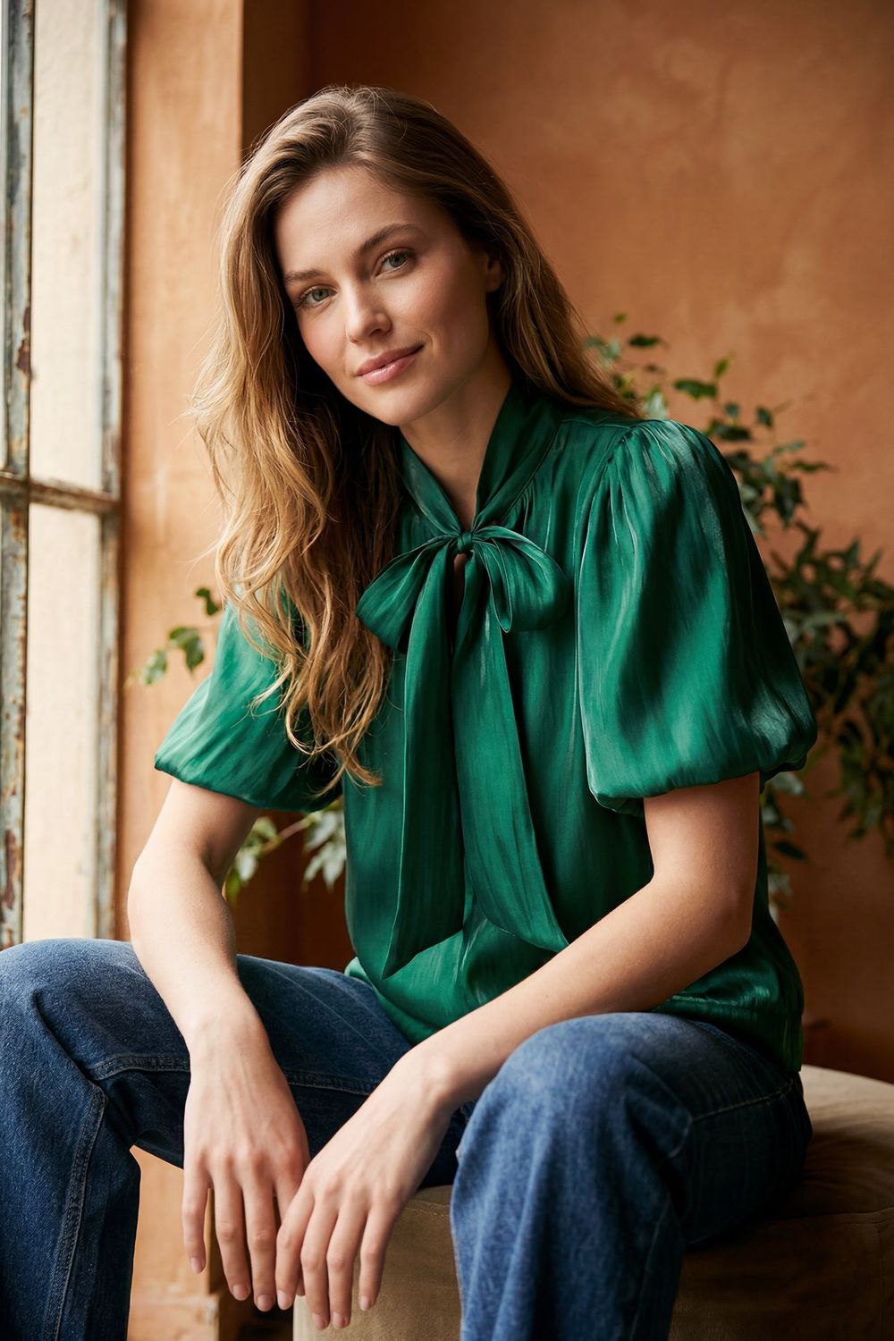 SHORT PUFF SLEEVE WOVEN TOP WITH BOW