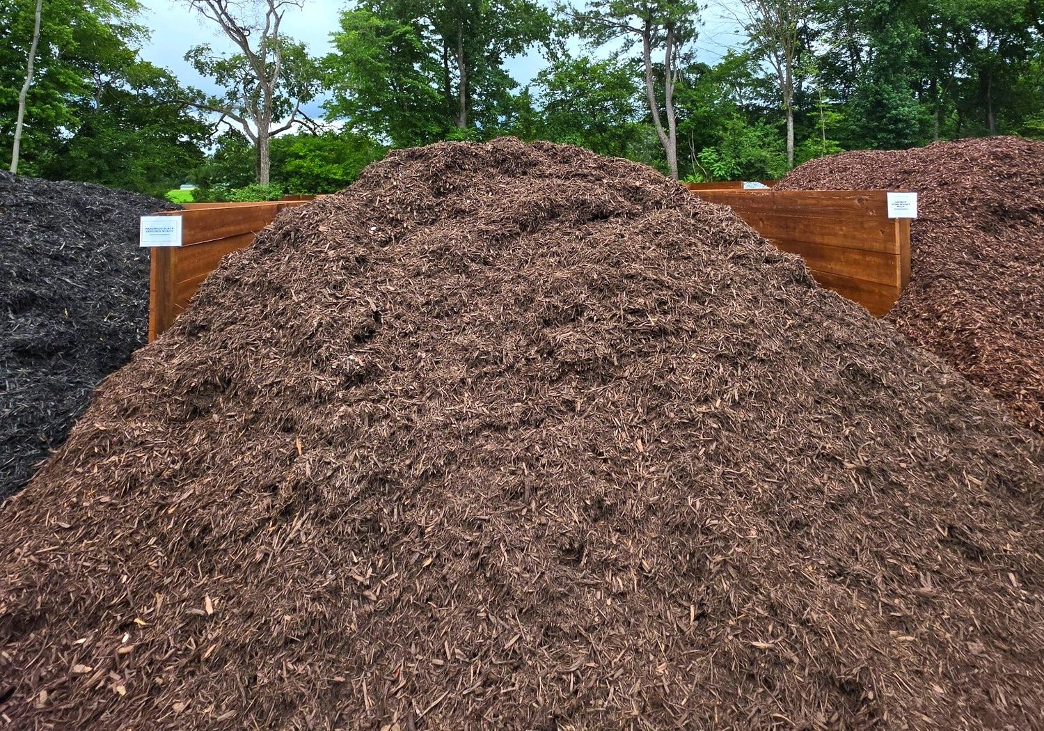 Hardwood Brown Designer Mulch