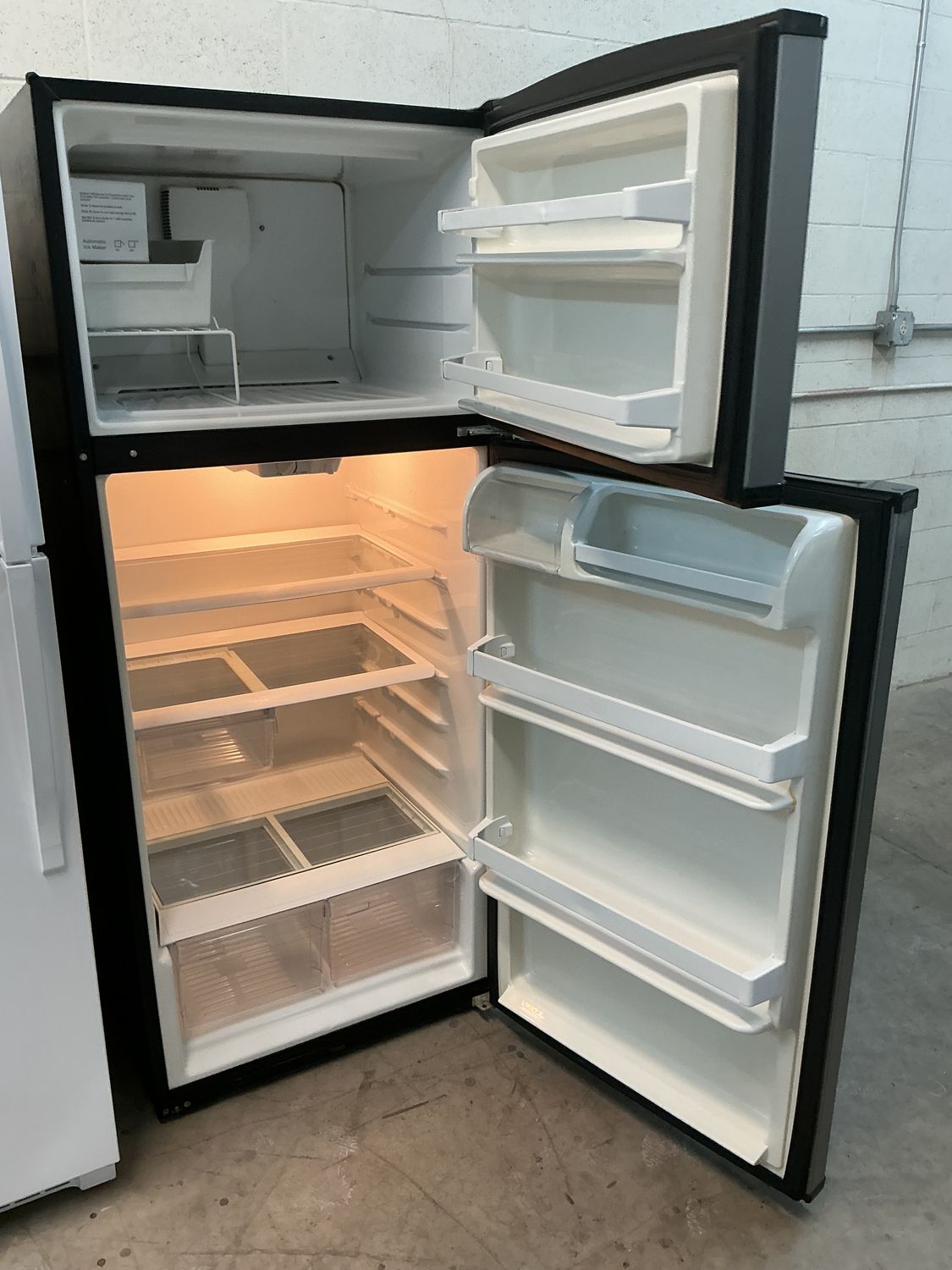 WHIRLPOOL ESTATE FRIDGE TT18SKXRD01