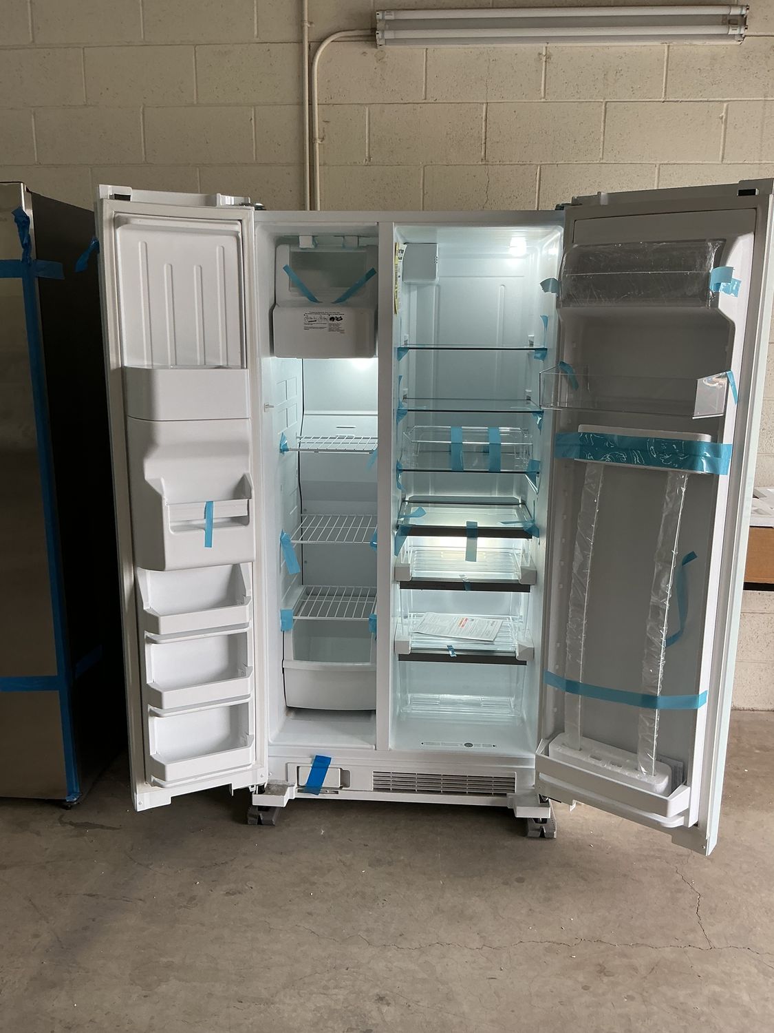 New 2020 Whirlpool Refrigerator WRS335SDHW03