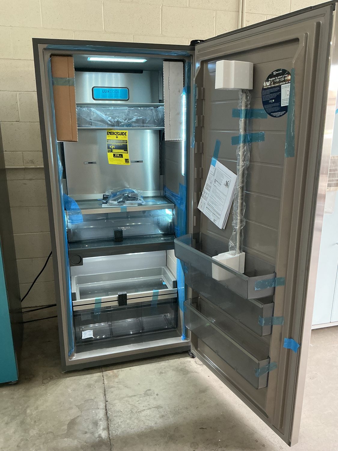 NEW 2025 ELECTROLUX REFRIGERATOR EI33AR80WS