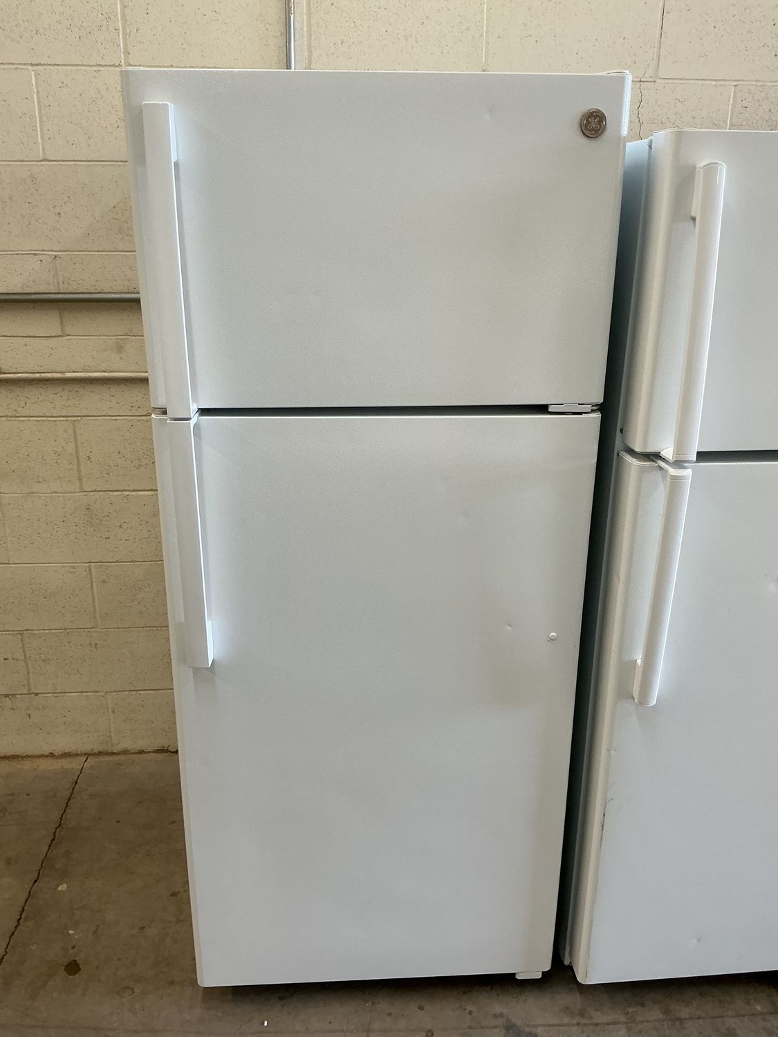 2021 GE Fridge GTE18DTNDRWW