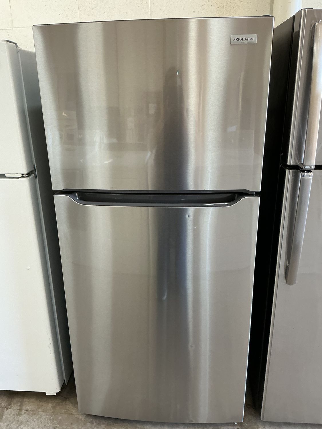 2023 FRIGIDAIRE FRIDGE FFTR1835VS3