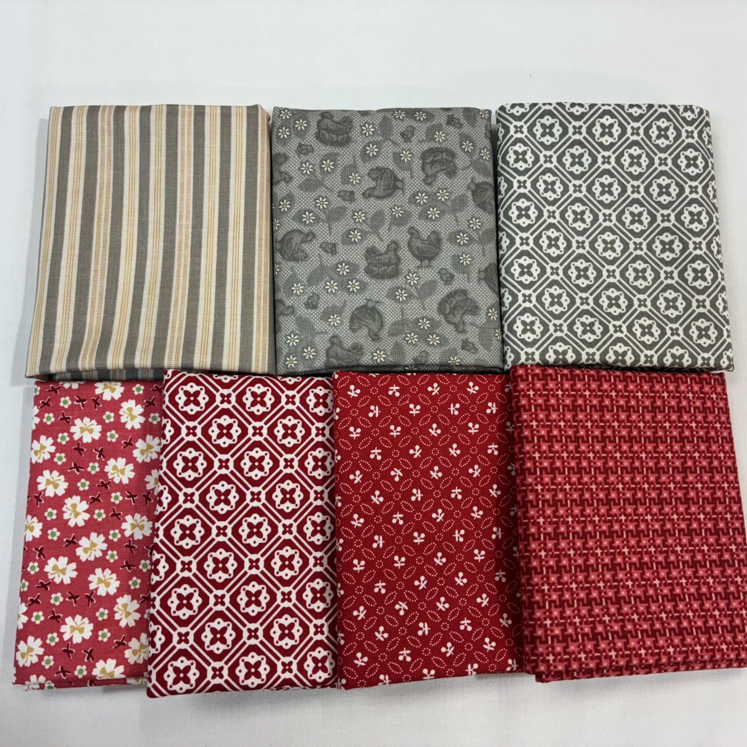7 pc Lori Holt Farmers Daughter Red Gray FQ Bundle 2