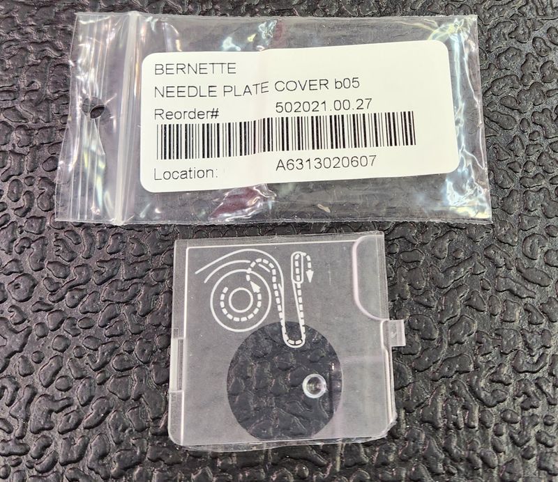 Bernette B05 Needle Plate Bobbin Cover