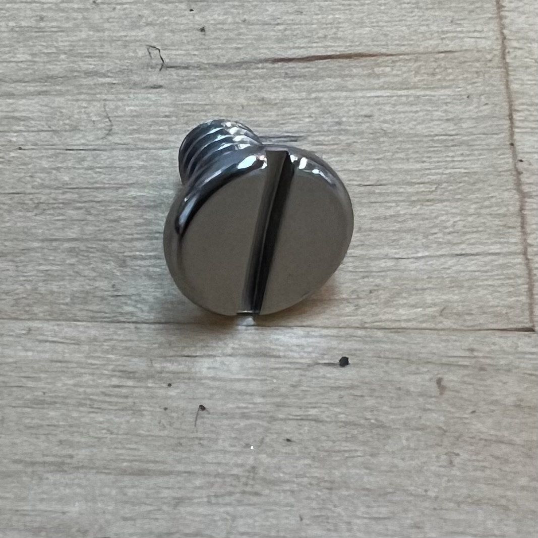 Bernette B424448626468 stitch plate screw