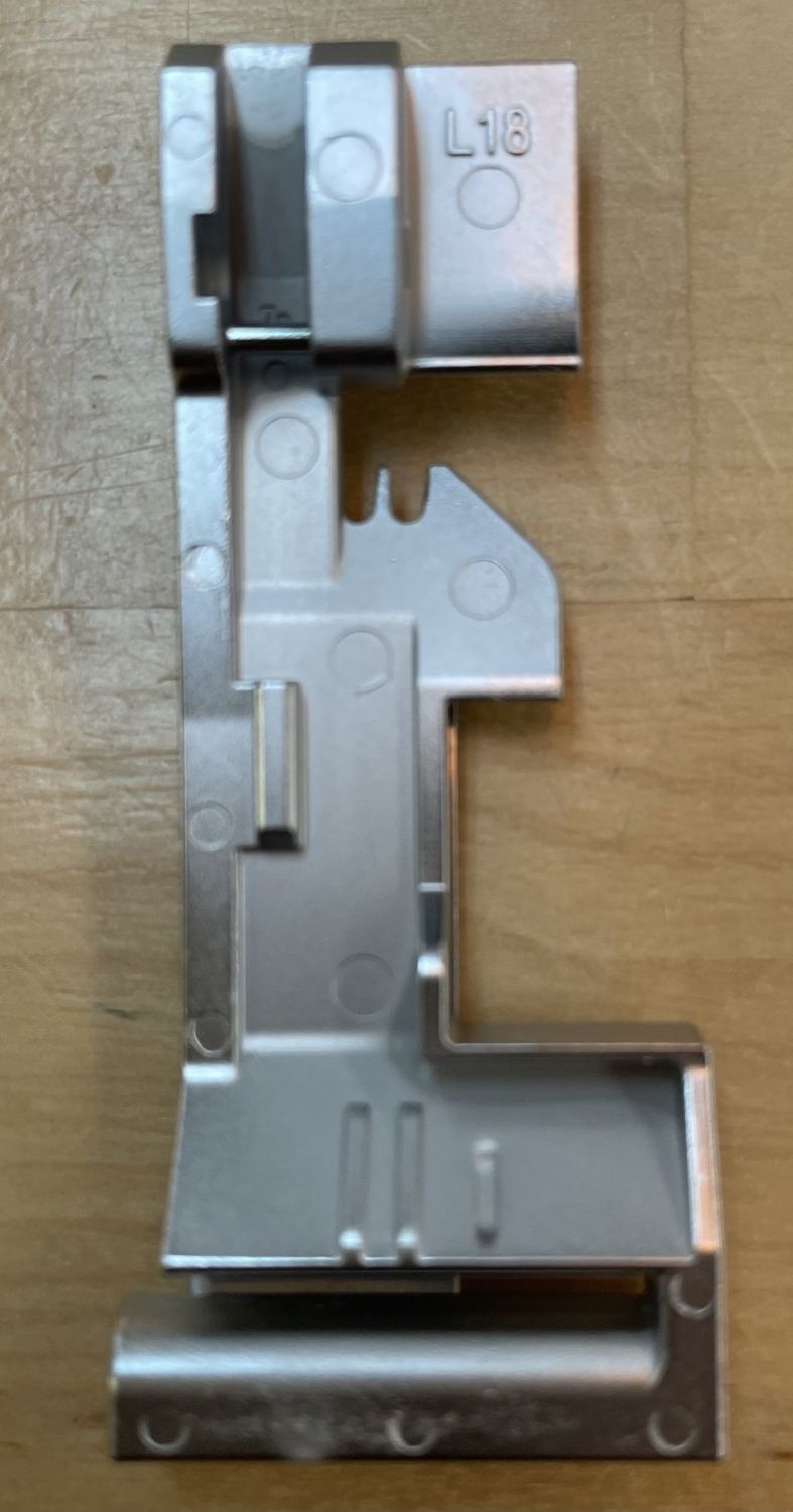 BERNINA #L18 Gathering foot for L850/860