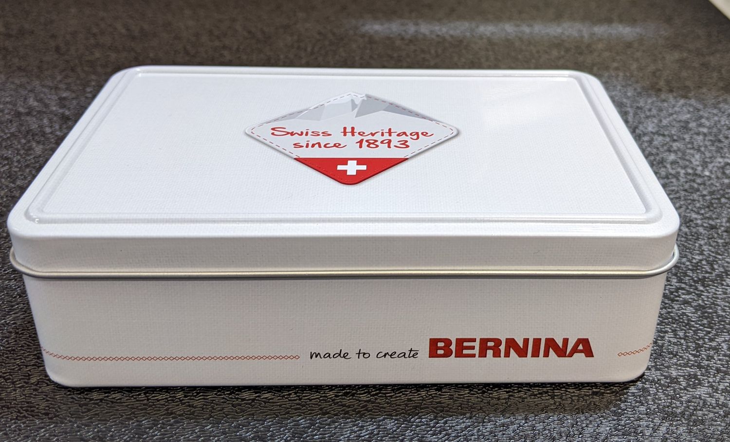 BERNINA Accessory Tin- small