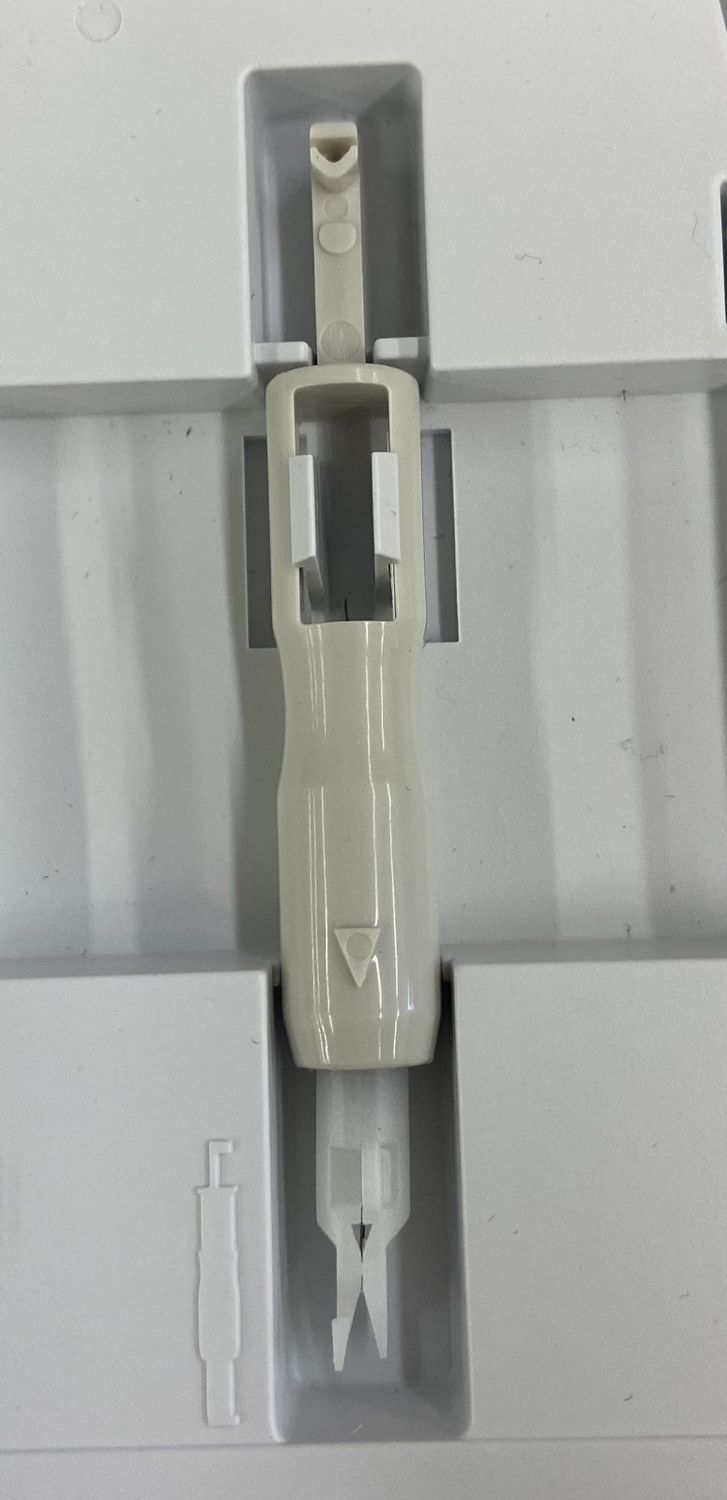 BERNINA machine needle threader