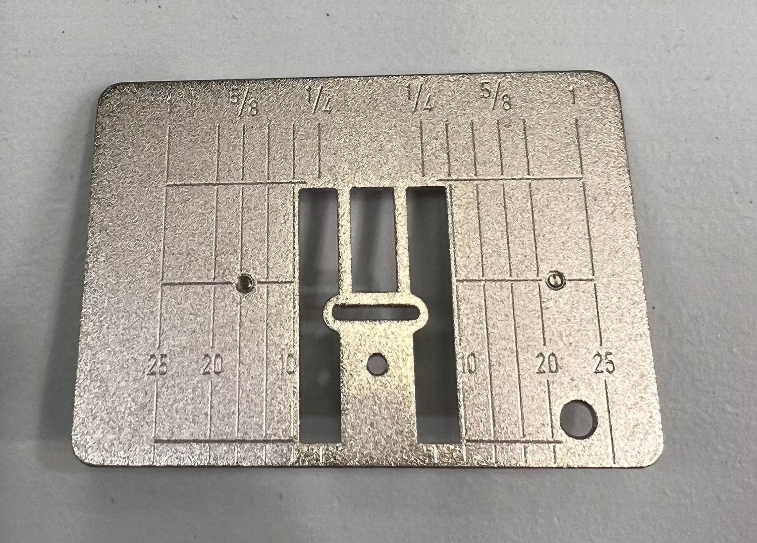 BERNINA zigzag stitch plate180/185/200/730 9mm