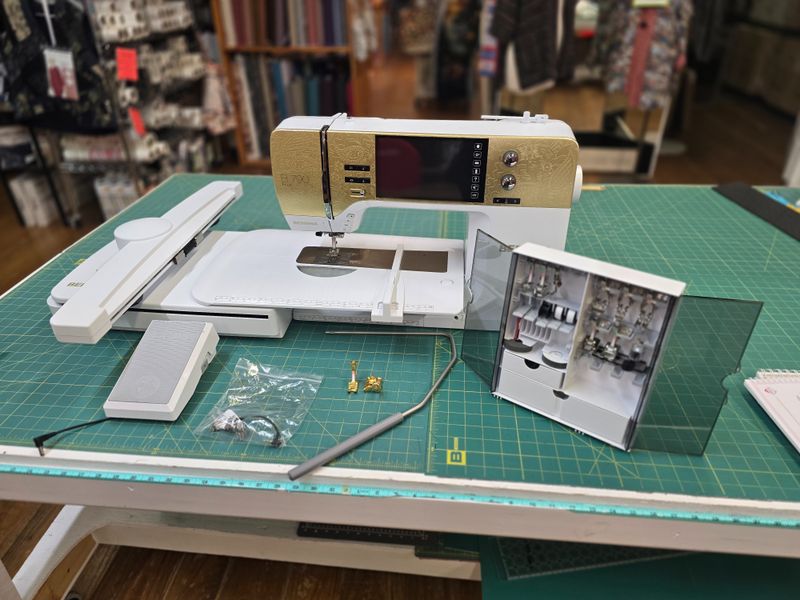 Pre-Loved BERNINA 790 Plus 125 Anniversary Edition