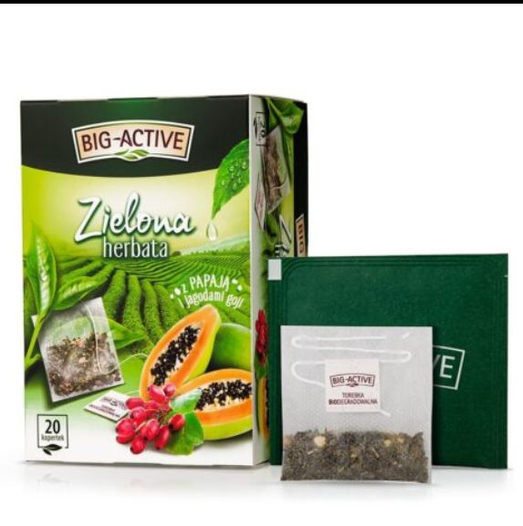 Green tea with papaya and goji berries