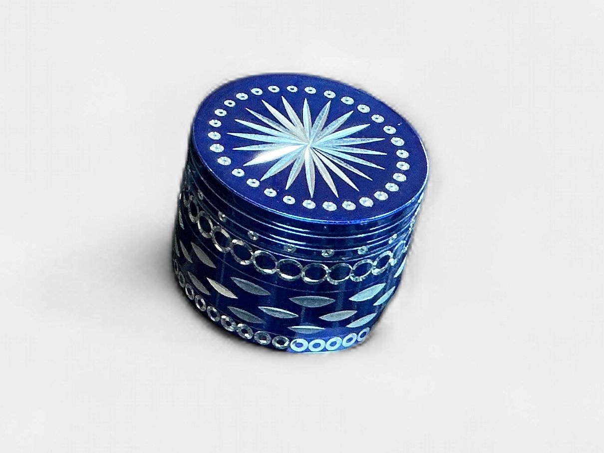 42MM STAR ENGRAVED GRINDER 42MM STAR ENGRAVED GRINDER