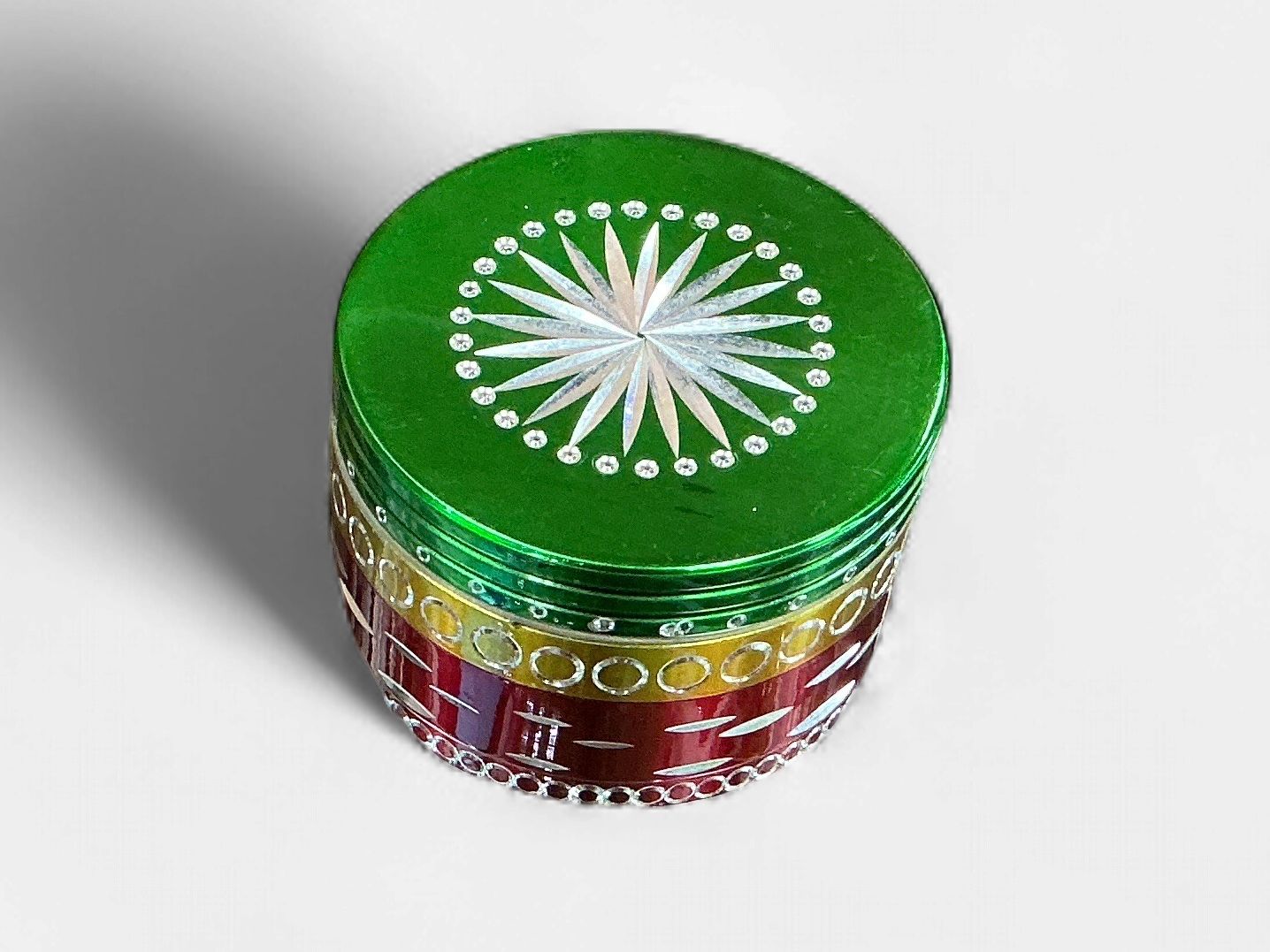 55MM STAR ENGRAVED GRINDER 55MM STAR ENGRAVED GRINDER