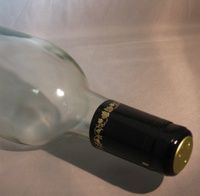 Shrink Caps:Black/Gold Grapes