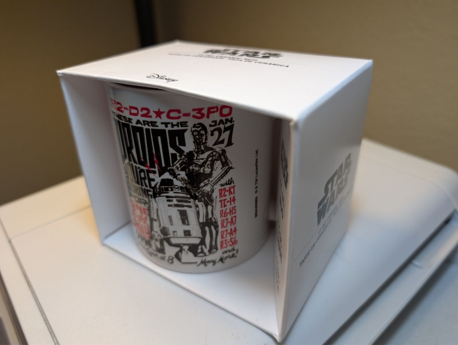 Disney Star Wars These are the Droids You're Looking For Concert Mug 11 OZ NEW!