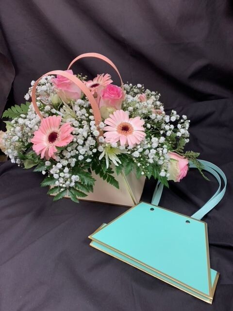 Handbag arrangements