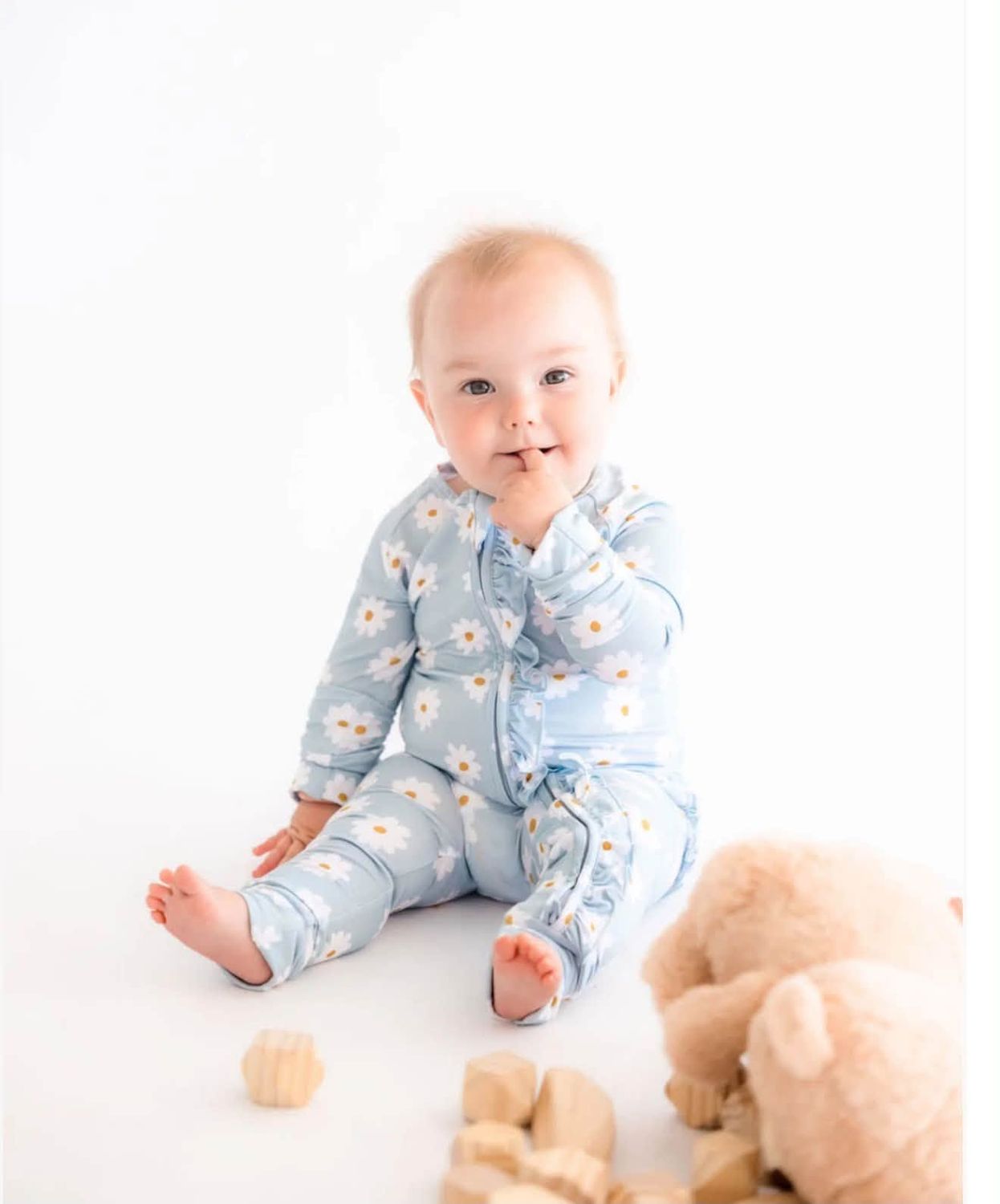 Daisy Ruffle Zippy