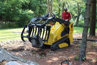 Mini Tracked  Skid Steer With Grapple