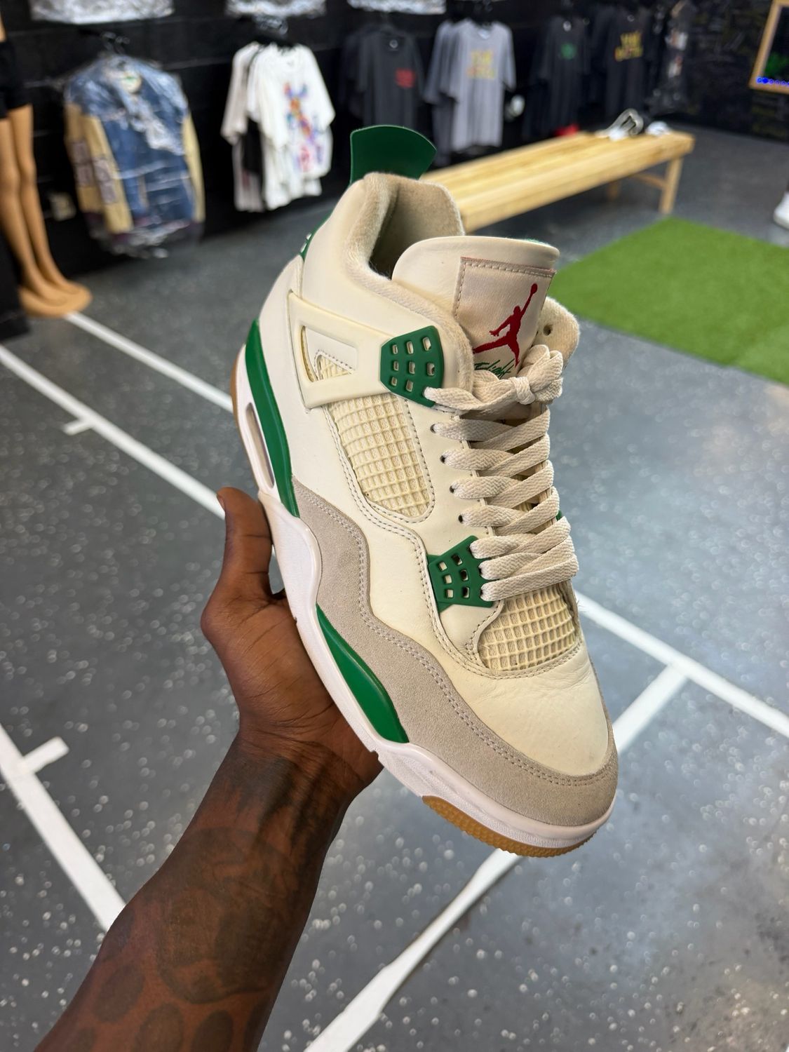 Jordan 4 “PINE GREEN”