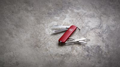 VICTORINOX Swiss Army Knife Classic SD - Blister Pack