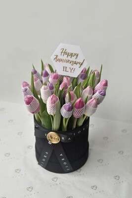Suede Box Black: Tulips
