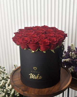 Classic Bucket Large: Roses 24