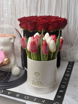 Classic Bucket Small: Tulips