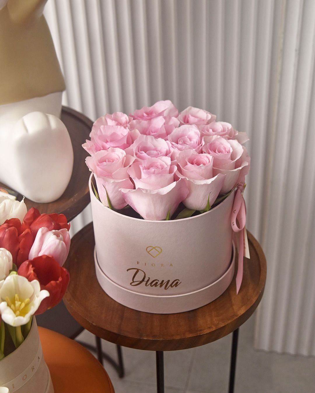 Classic Bucket Medium: Roses 12