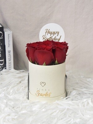 Classic Bucket Small: Roses