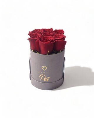 Classic Bucket Small: Roses