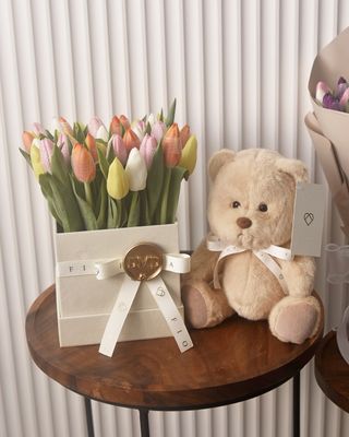Suede Box Square: Tulips