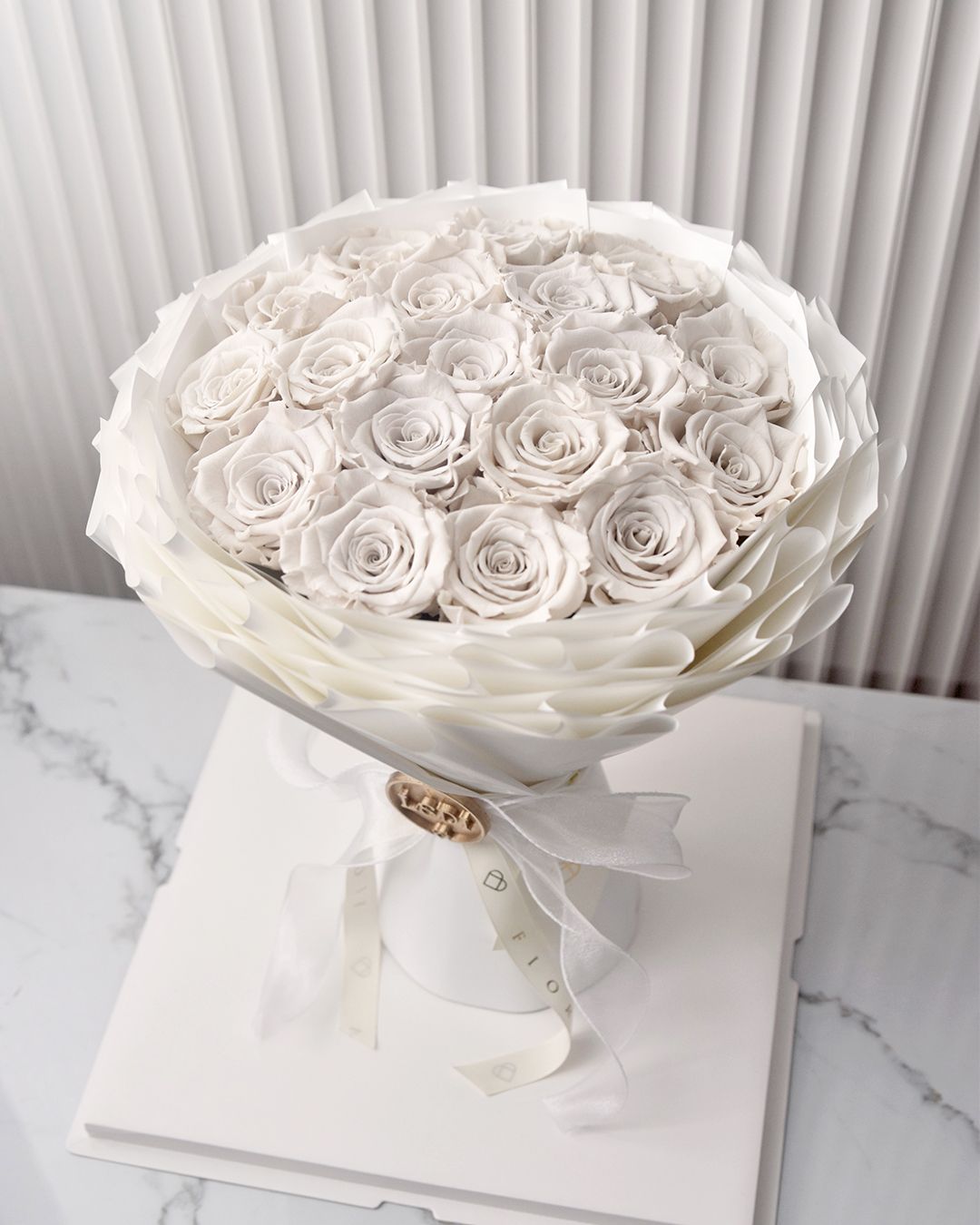 ForeverFiora Twirl Bouquet (Midi)