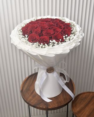 Twirl Bouquet Large: Glaiza