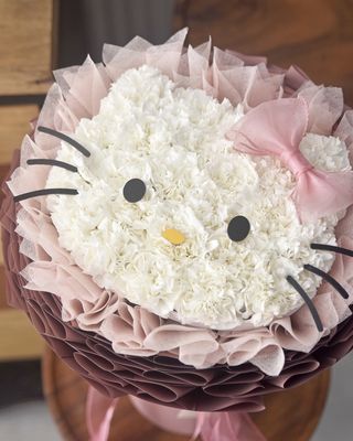 Twirl Bouquet Midi: Hello Kitty