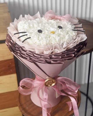 Twirl Bouquet Midi: Hello Kitty