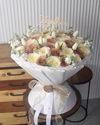 Twirl Bouquet Deluxe: Jenny