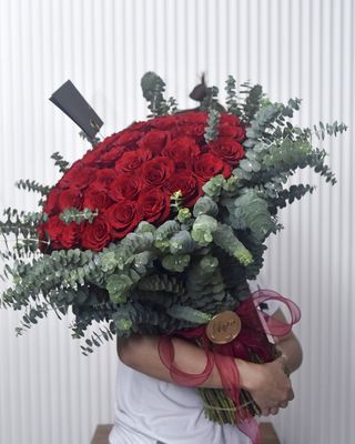 "Splendor" Rose Bouquet (Half Size)